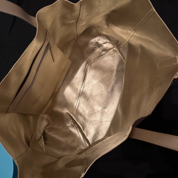 Large Michael Kors Tote - Picture 4 of 8